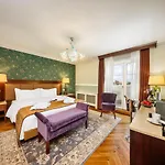 호텔 Esplanade 5*
