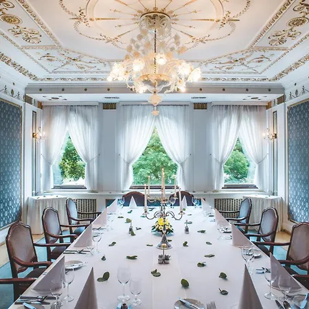 Ξενοδοχείο Esplanade 5*