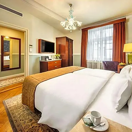 Esplanade Hotel
