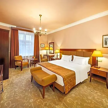 Esplanade Hotel 5*