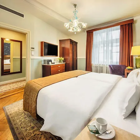 Esplanade Hotel 5*