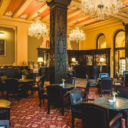 فندق إسبلاناد 5*