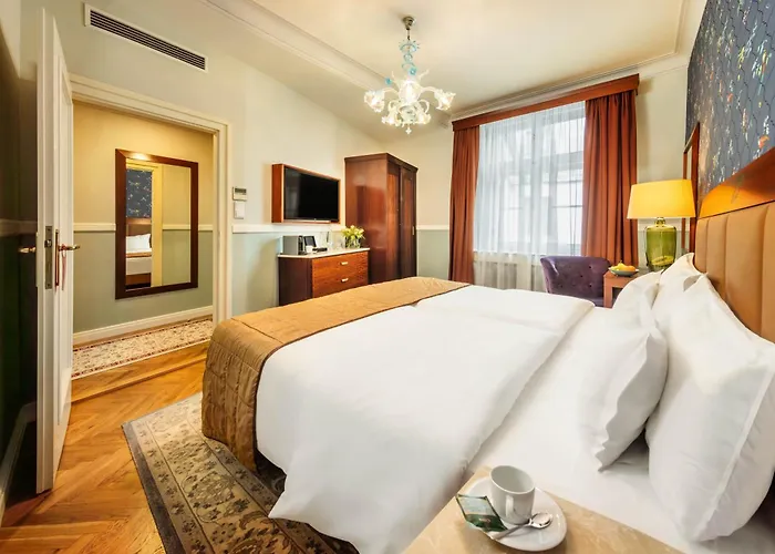 Esplanade Hotel 5*