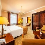 Esplanade 5*